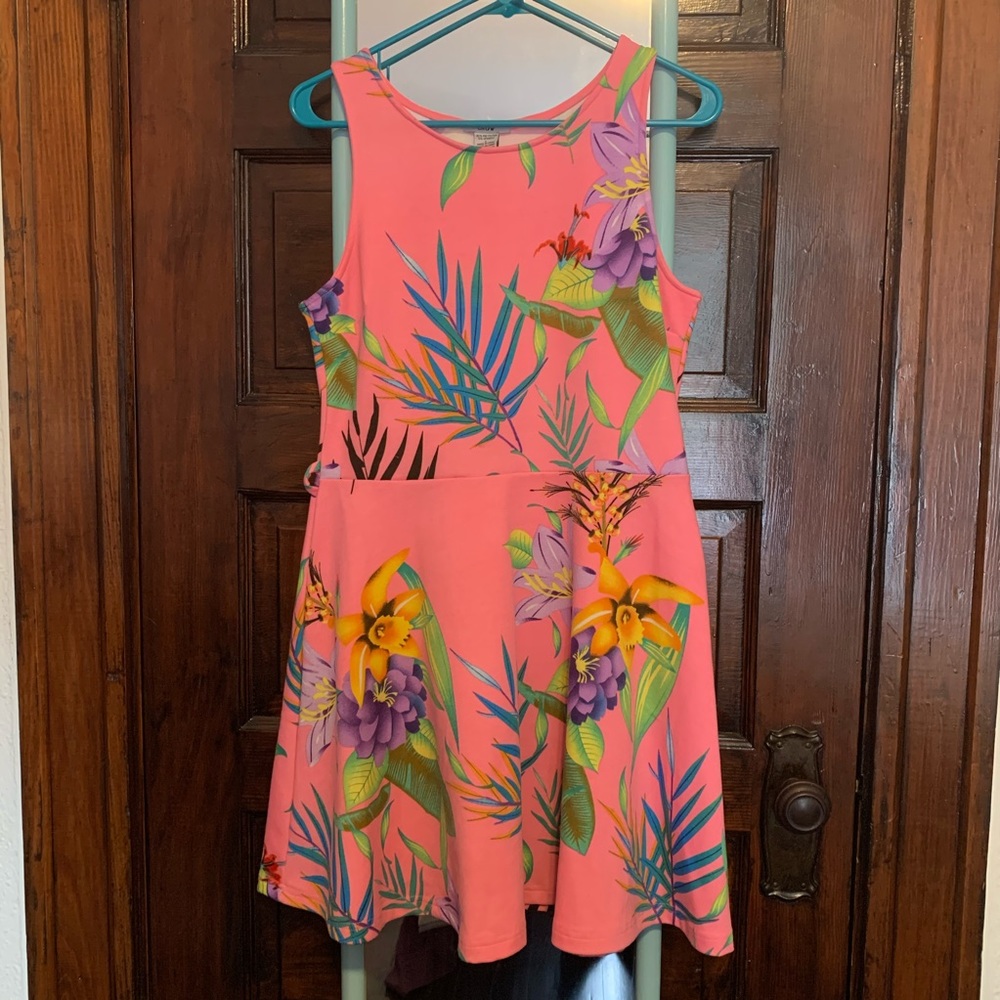 EROW Summer Dress with tropical floral print